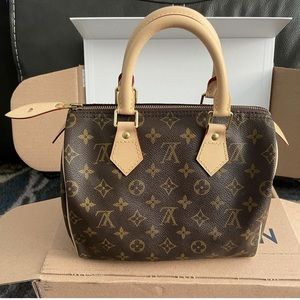 ✨Authentic Louis Vuitton Monogram Speedy 25✨